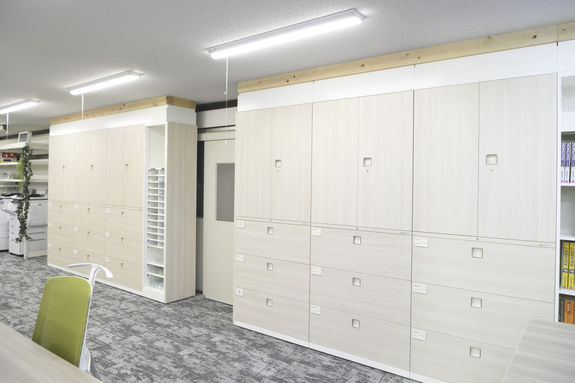 収納システムで快適なオフィス空間を提案 | 浜松市のオフィス移転・改装、レイアウトデザインならＣＵＢＥ＋（キューブプラス）｜佐藤産業株式会社